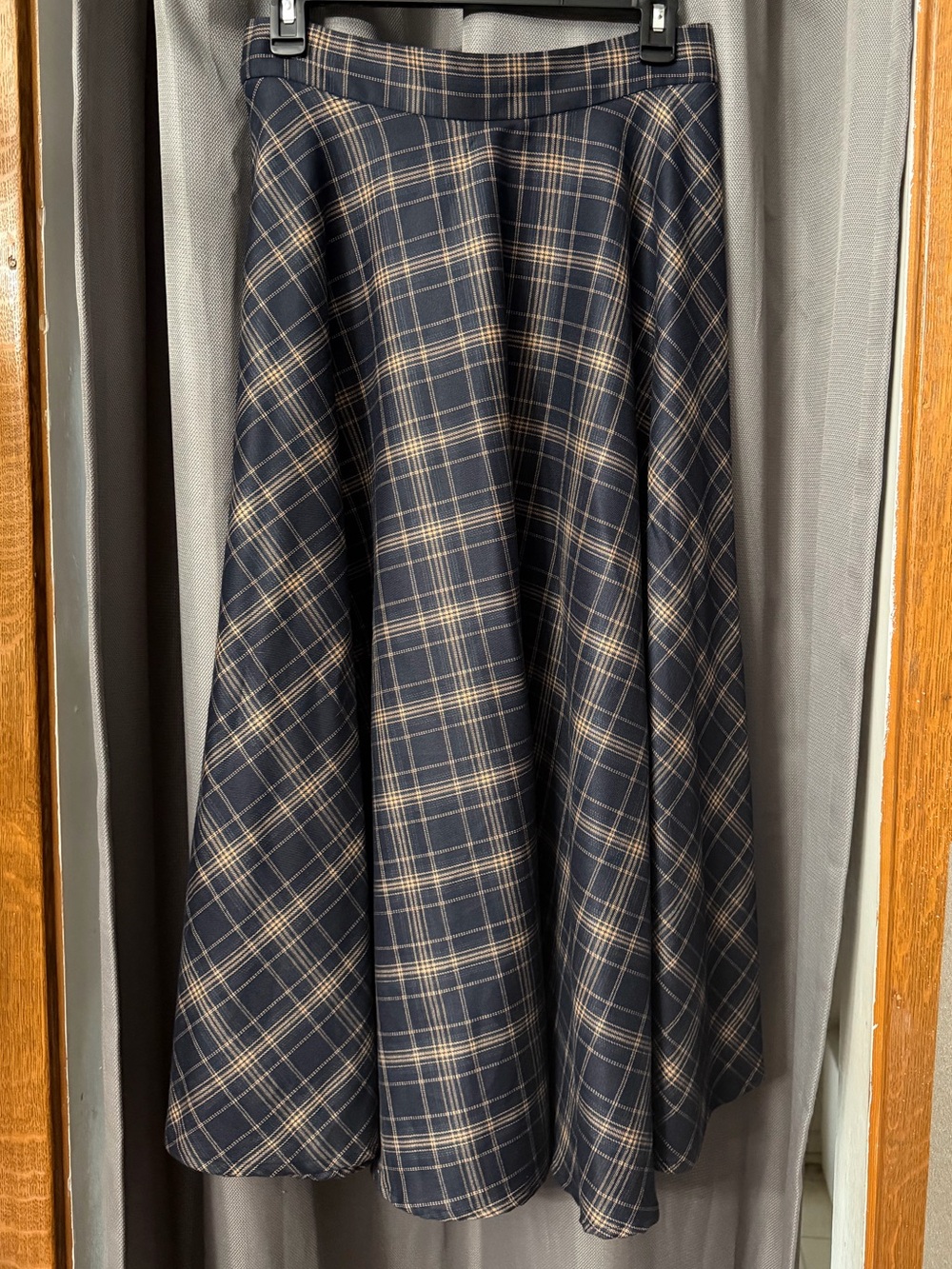 Commence | Plaid Long Skirt | Navy | Large - Picture 3 of 6